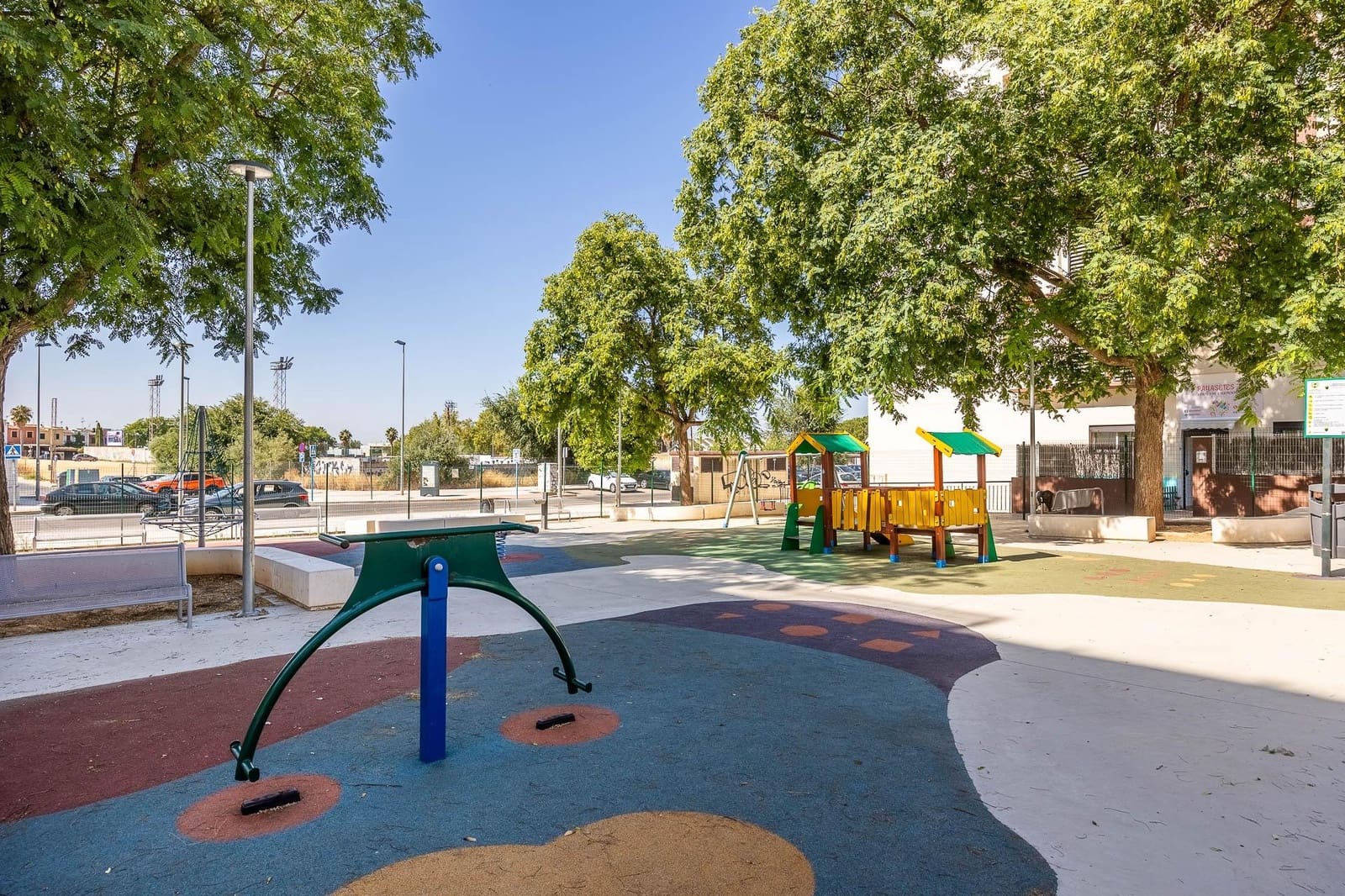 Piso de 2 habitaciones en Mairena del Aljarafe en venta con piscina garaje - 279.000 € (Ref: 9674459)