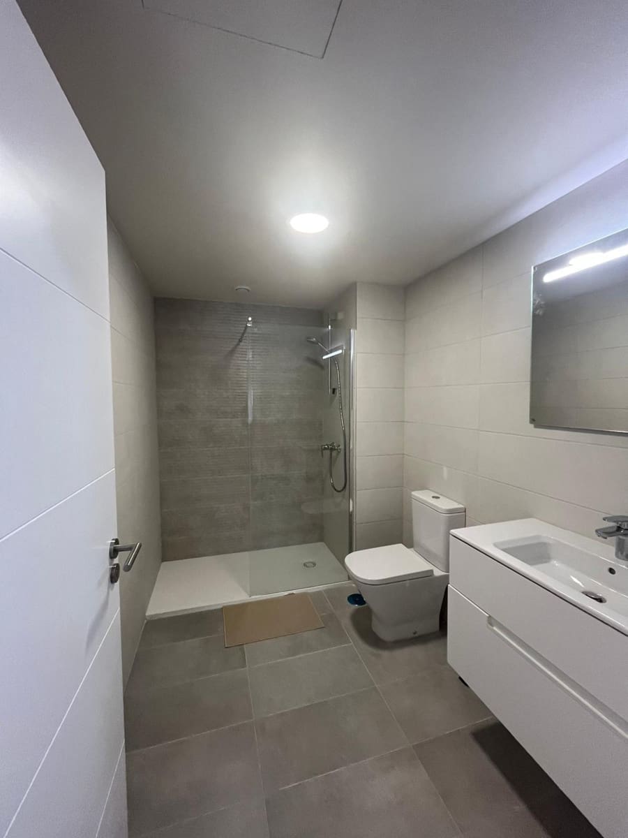 3 sovrum Lägenhet att hyra i Las Palmas de Gran Canaria med pool - 2 200 € (Ref: 9677619)