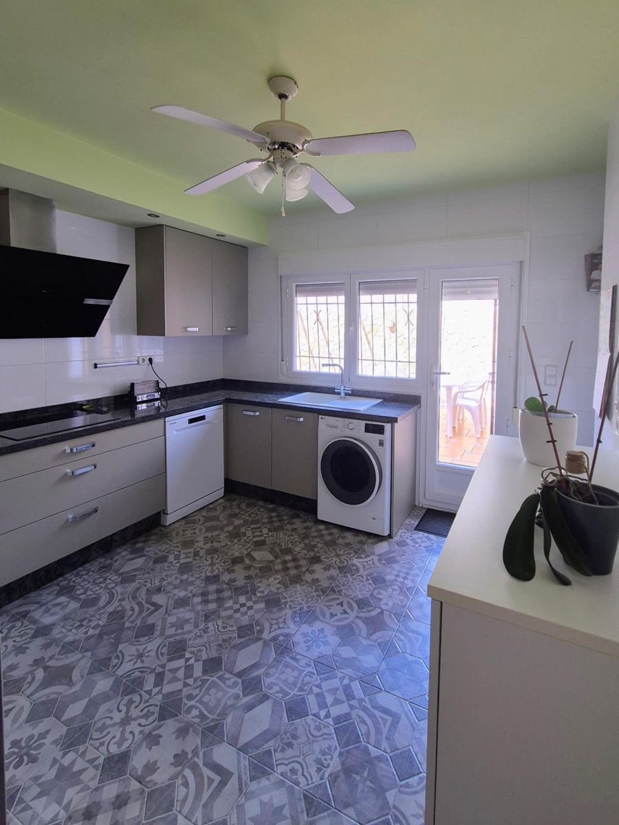 Chalet de 6 habitaciones en Aguadulce (Almeria) en venta con garaje - 590.000 € (Ref: 9677620)