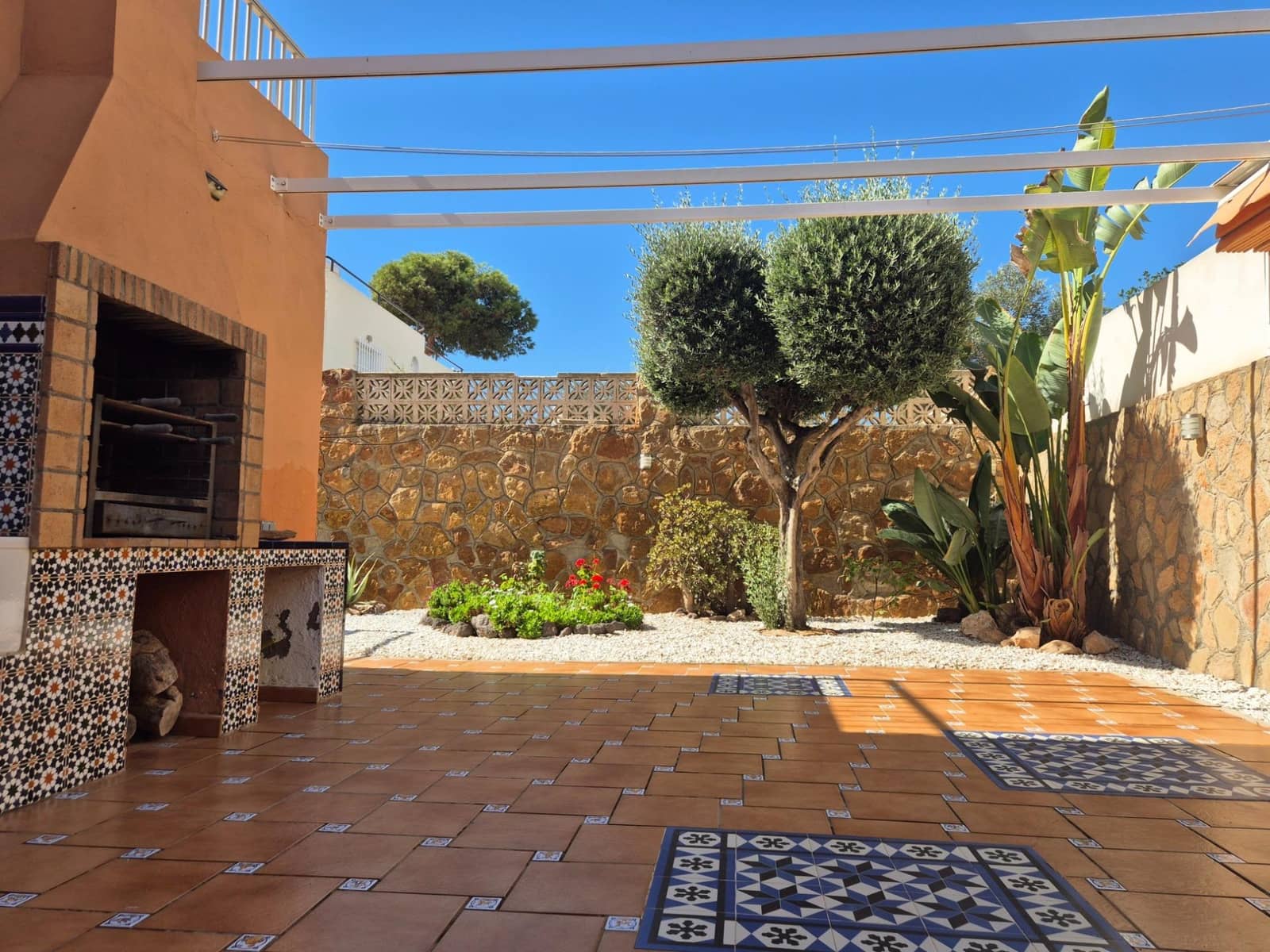Chalet de 6 habitaciones en Aguadulce (Almeria) en venta con garaje - 590.000 € (Ref: 9677620)