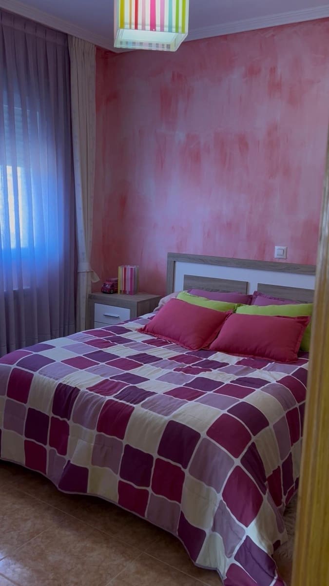 Chalet de 4 habitaciones en Horche en venta con piscina garaje - 480.000 € (Ref: 9679987)