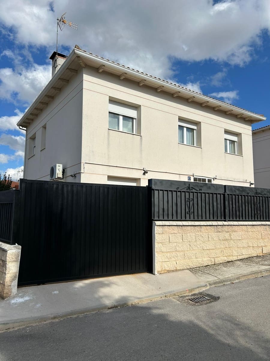 Chalet de 4 habitaciones en Horche en venta con piscina garaje - 480.000 € (Ref: 9679987)