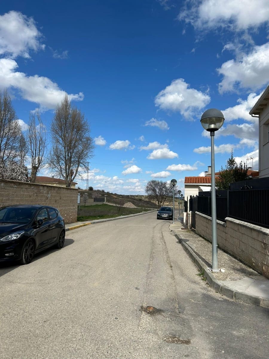 Chalet de 4 habitaciones en Horche en venta con piscina garaje - 480.000 € (Ref: 9679987)