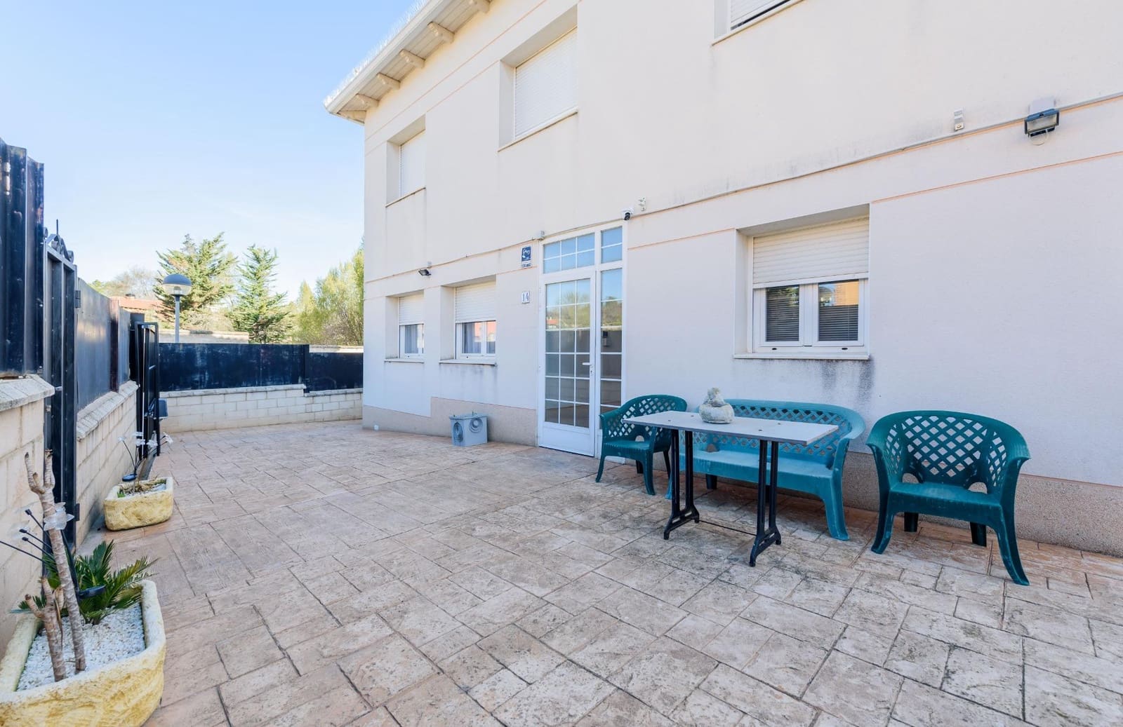 Chalet de 4 habitaciones en Horche en venta con piscina garaje - 480.000 € (Ref: 9679987)