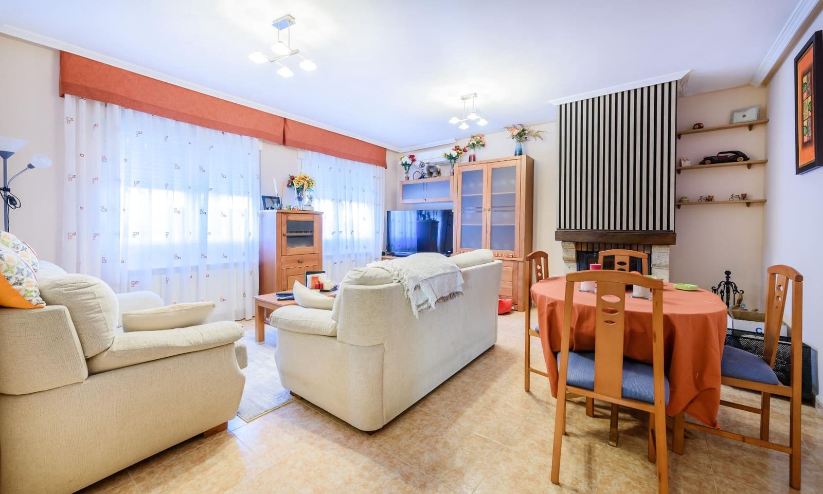 Chalet de 4 habitaciones en Horche en venta con piscina garaje - 480.000 € (Ref: 9679987)