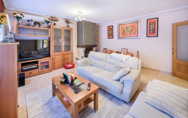 4 soveværelse Villa til salg i Horche med swimmingpool garage - € 480.000 (Ref: 9679987)