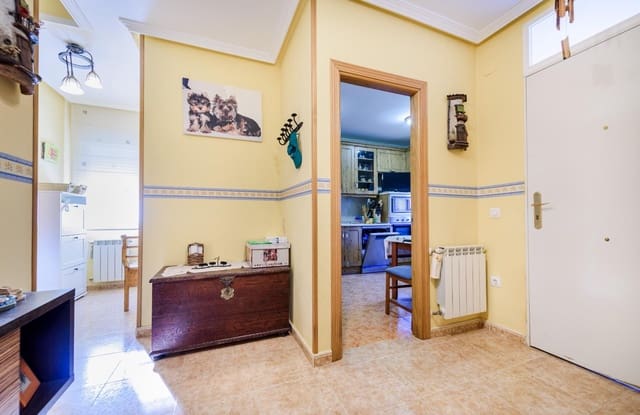 4 soveværelse Villa til salg i Horche med swimmingpool garage - € 480.000 (Ref: 9679987)