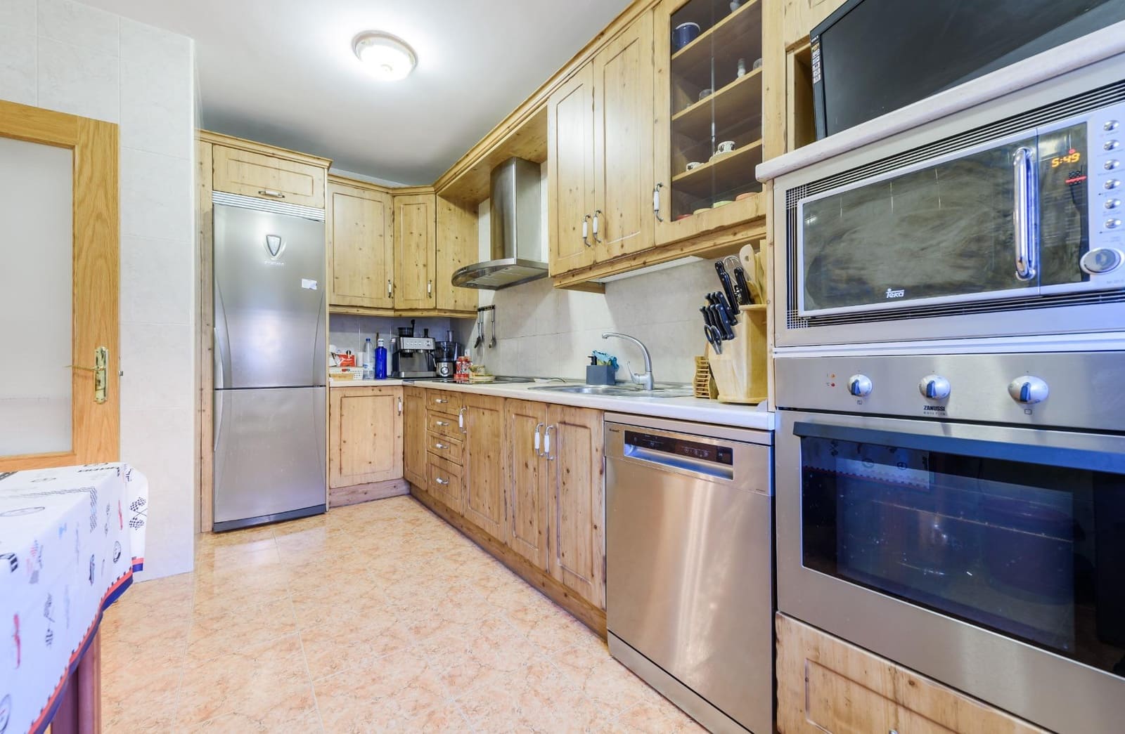 Chalet de 4 habitaciones en Horche en venta con piscina garaje - 480.000 € (Ref: 9679987)