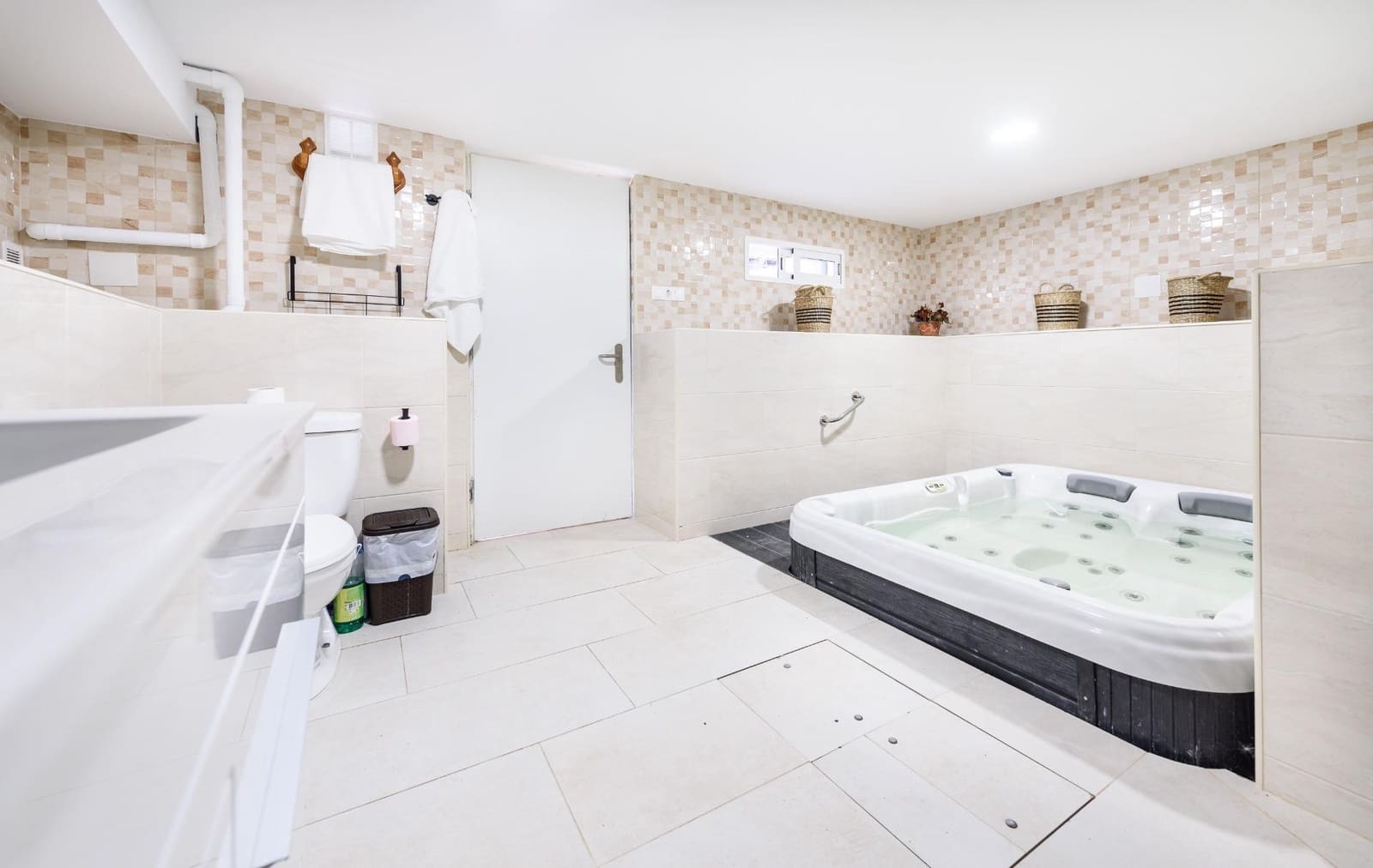 Chalet de 4 habitaciones en Horche en venta con piscina garaje - 480.000 € (Ref: 9679987)