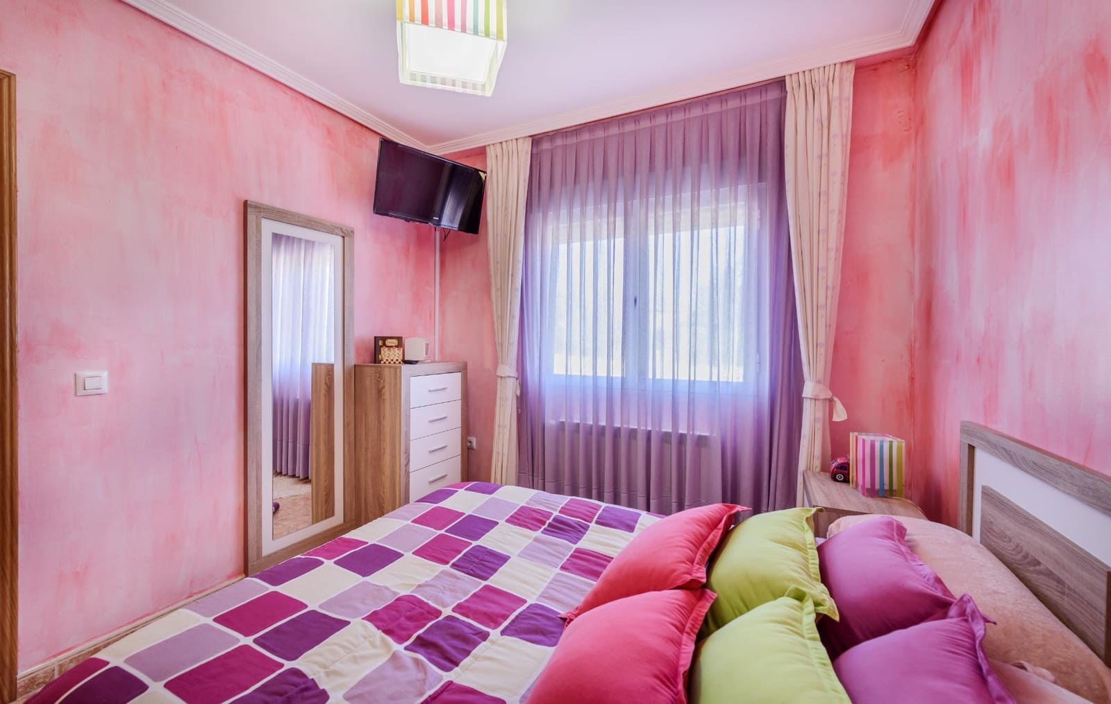 Chalet de 4 habitaciones en Horche en venta con piscina garaje - 480.000 € (Ref: 9679987)