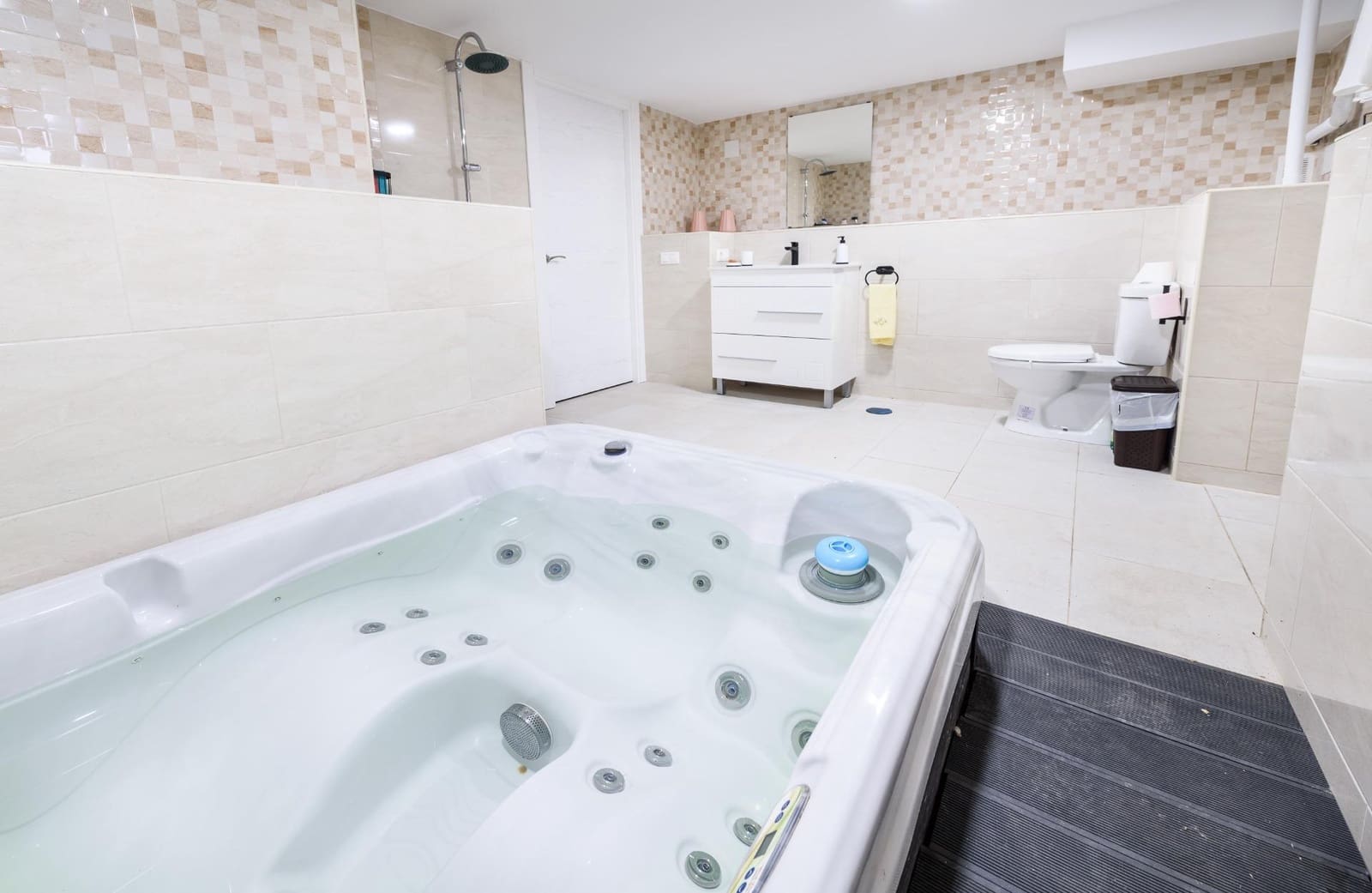 Chalet de 4 habitaciones en Horche en venta con piscina garaje - 480.000 € (Ref: 9679987)