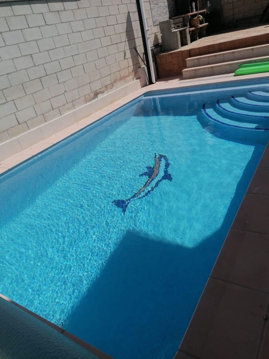 Chalet de 4 habitaciones en Horche en venta con piscina garaje - 480.000 € (Ref: 9679987)