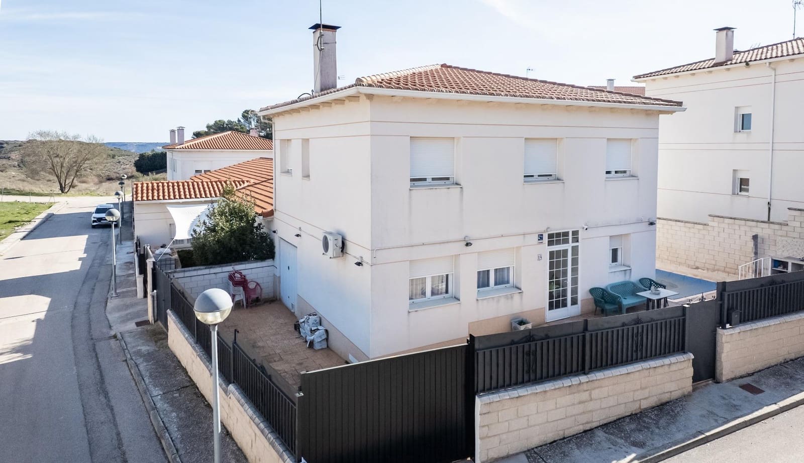 Chalet de 4 habitaciones en Horche en venta con piscina garaje - 480.000 € (Ref: 9679987)