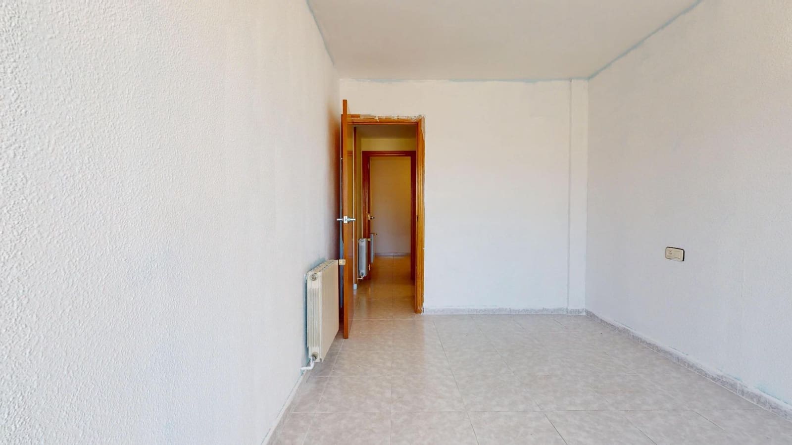 4 bedroom Flat for sale in Vila-seca with garage - € 215,000 (Ref: 9686755)