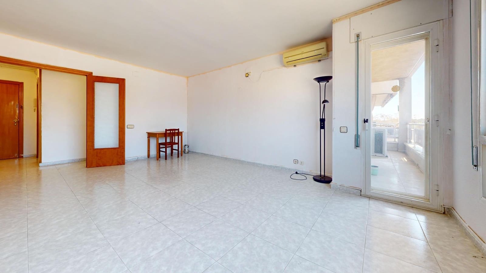 4 bedroom Flat for sale in Vila-seca with garage - € 215,000 (Ref: 9686755)