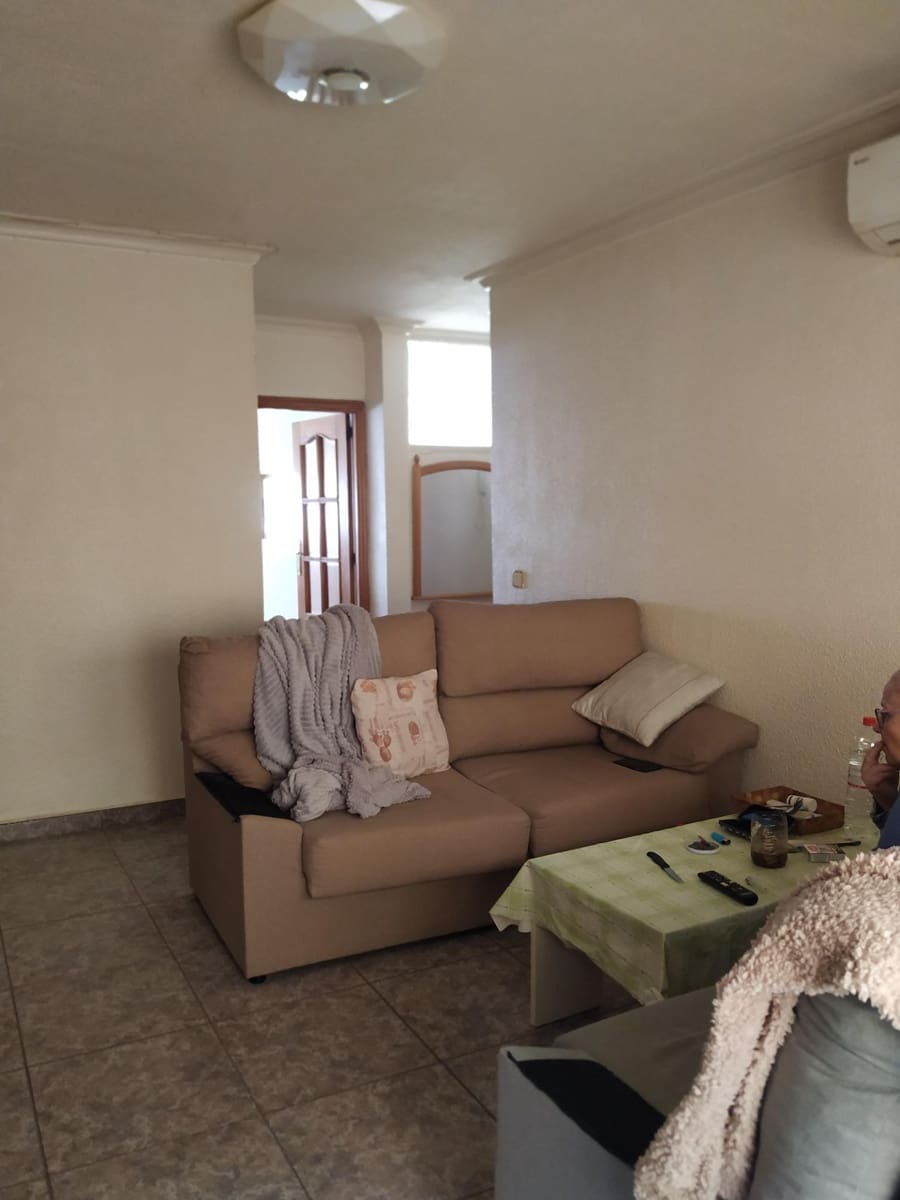 3 bedroom Flat for sale in Elche / Elx - € 95,000 (Ref: 9686758)