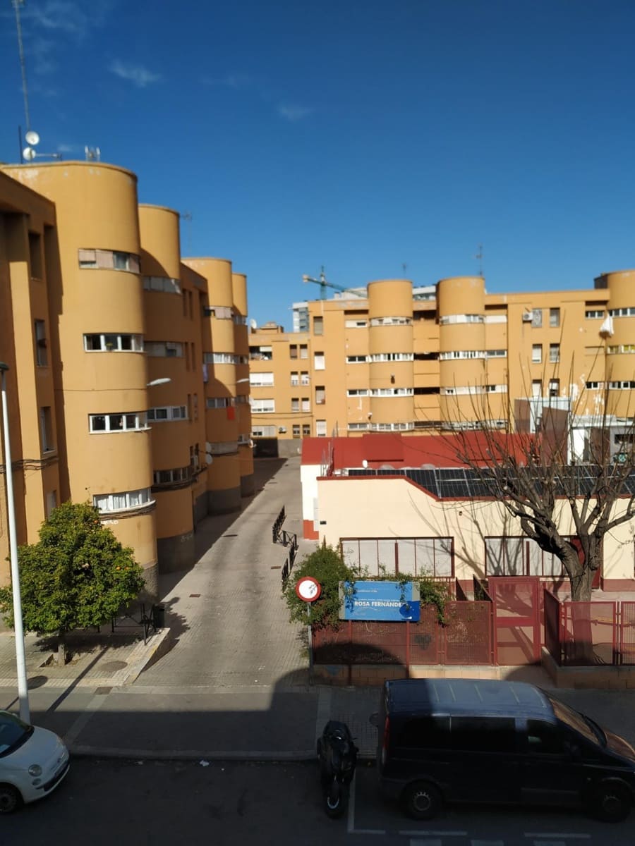 3 bedroom Flat for sale in Elche / Elx - € 95,000 (Ref: 9686758)