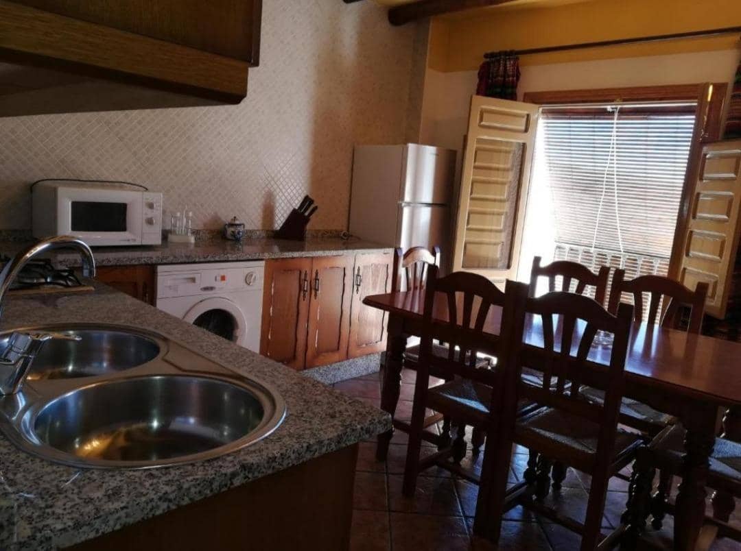 12 quarto Hotel para venda em Yegen - 450 000 € (Ref: 9690969)