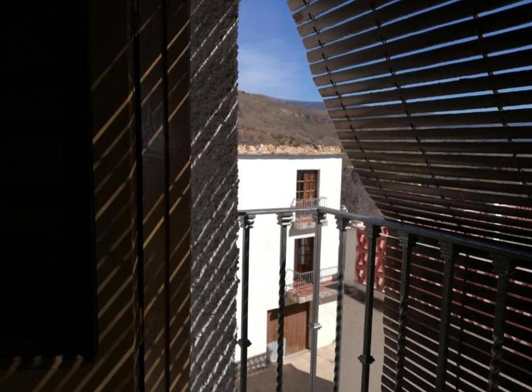 12 quarto Hotel para venda em Yegen - 450 000 € (Ref: 9690969)