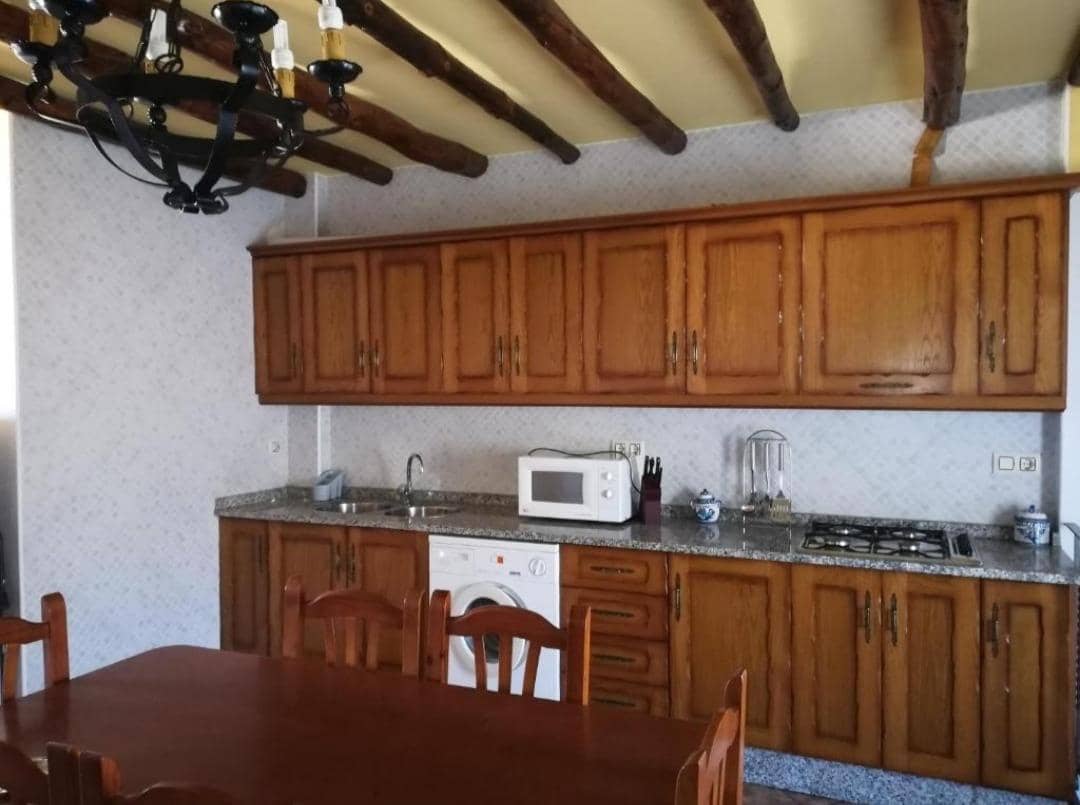 12 quarto Hotel para venda em Yegen - 450 000 € (Ref: 9690969)