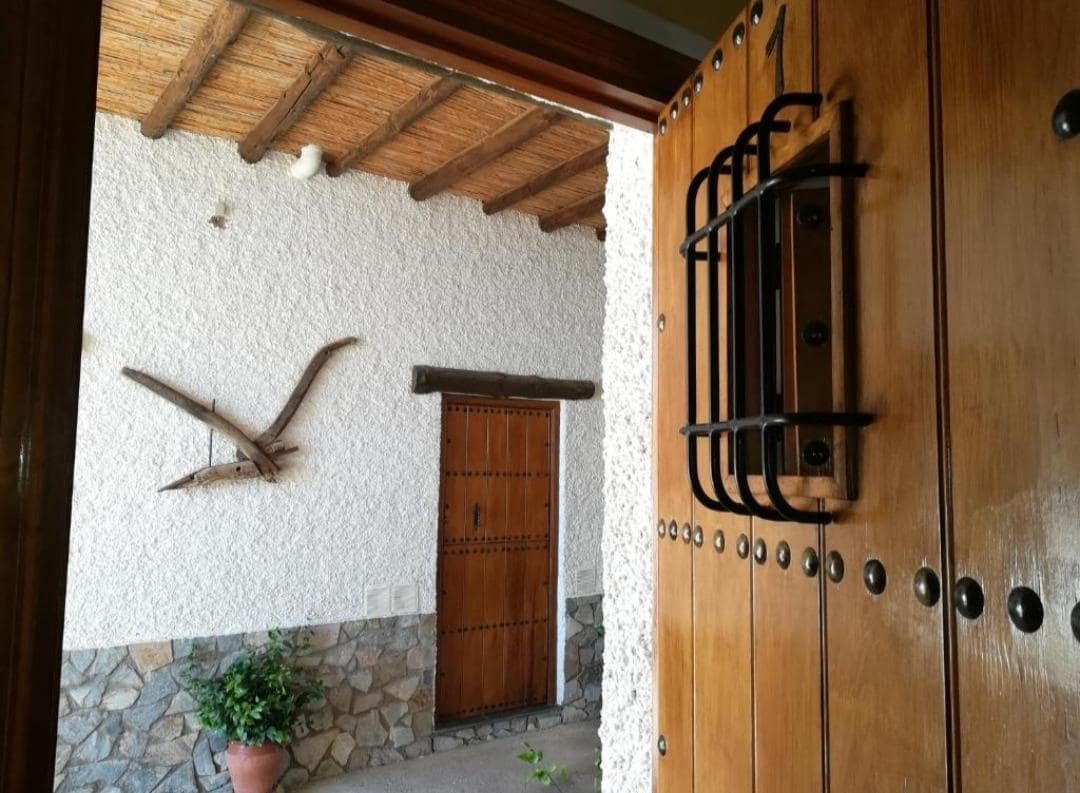 12 quarto Hotel para venda em Yegen - 450 000 € (Ref: 9690969)