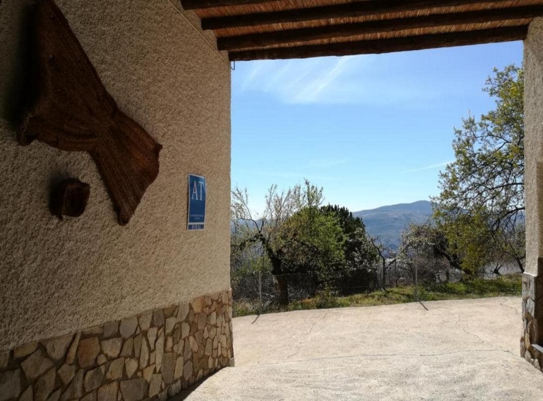 12 quarto Hotel para venda em Yegen - 450 000 € (Ref: 9690969)