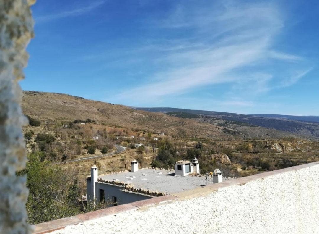 12 quarto Hotel para venda em Yegen - 450 000 € (Ref: 9690969)