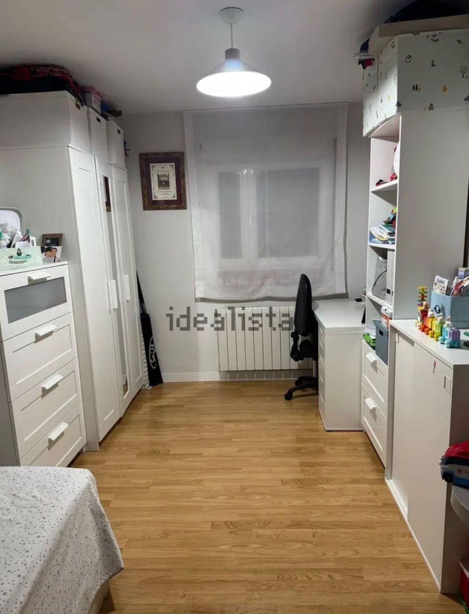 3 bedroom Flat for sale in Jaen city with garage - € 240,000 (Ref: 9696290)