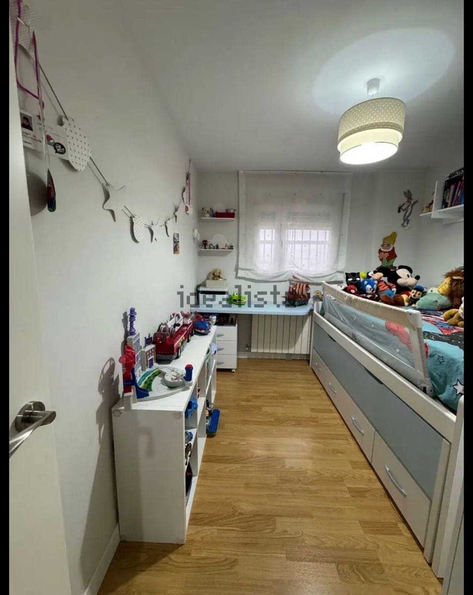 3 bedroom Flat for sale in Jaen city with garage - € 240,000 (Ref: 9696290)