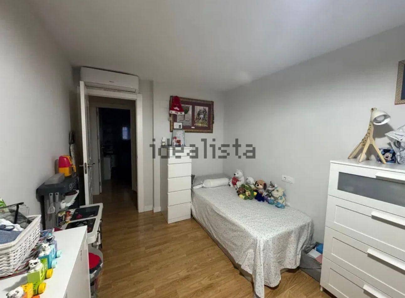 3 bedroom Flat for sale in Jaen city with garage - € 240,000 (Ref: 9696290)