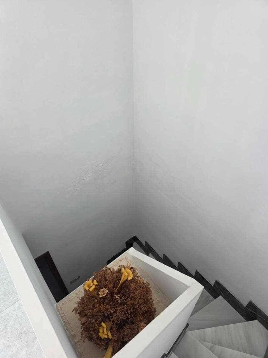 5 bedroom Villa for sale in Cuevas del Almanzora with garage - € 190,000 (Ref: 9696291)