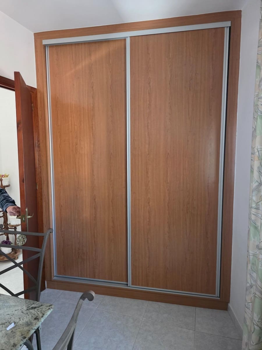 5 bedroom Villa for sale in Cuevas del Almanzora with garage - € 190,000 (Ref: 9696291)