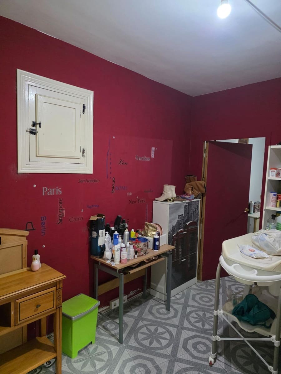 5 bedroom Villa for sale in Cuevas del Almanzora with garage - € 190,000 (Ref: 9696291)