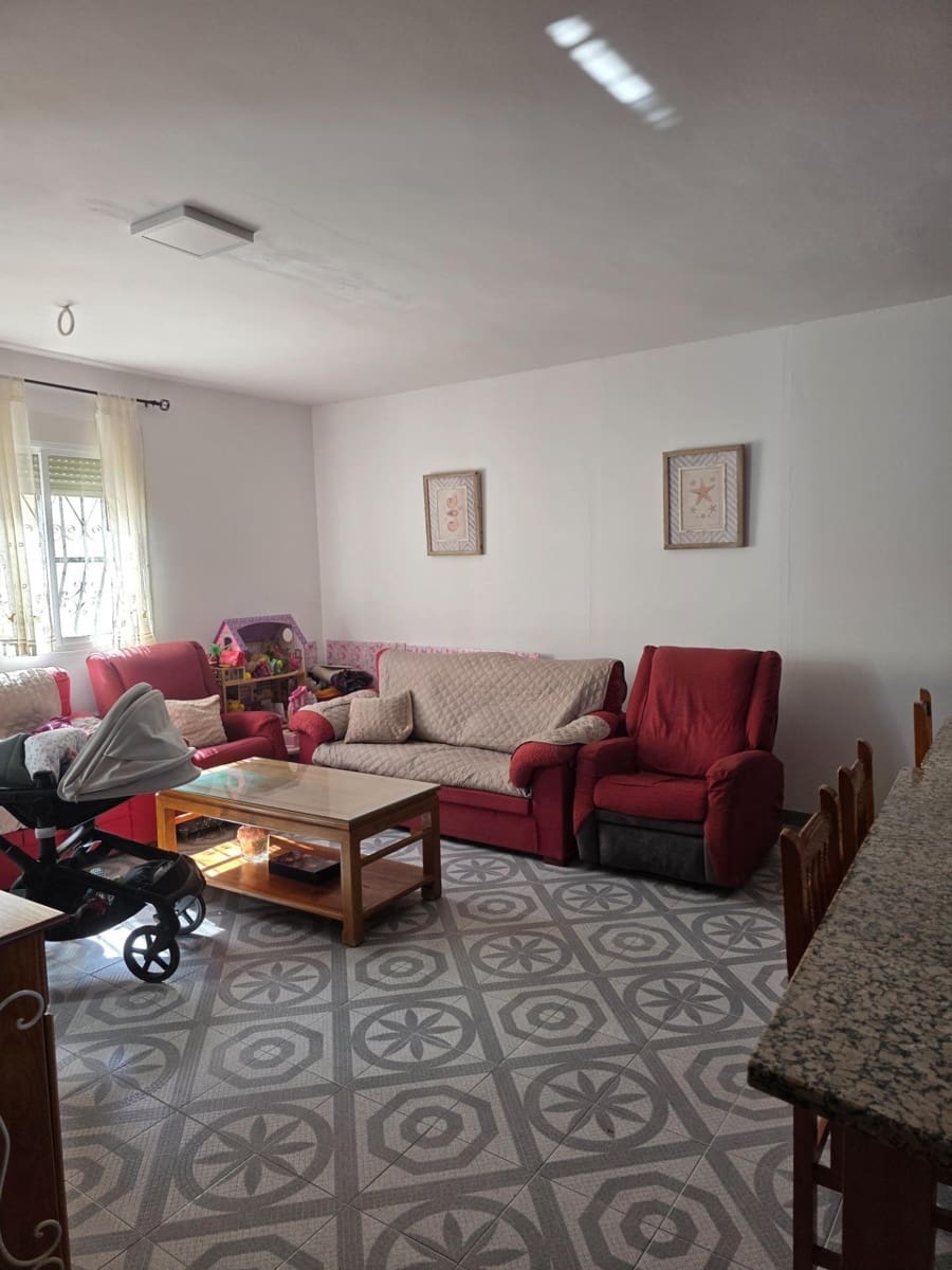 5 soveværelse Villa til salg i Cuevas del Almanzora med garage - € 188.000 (Ref: 9696291)