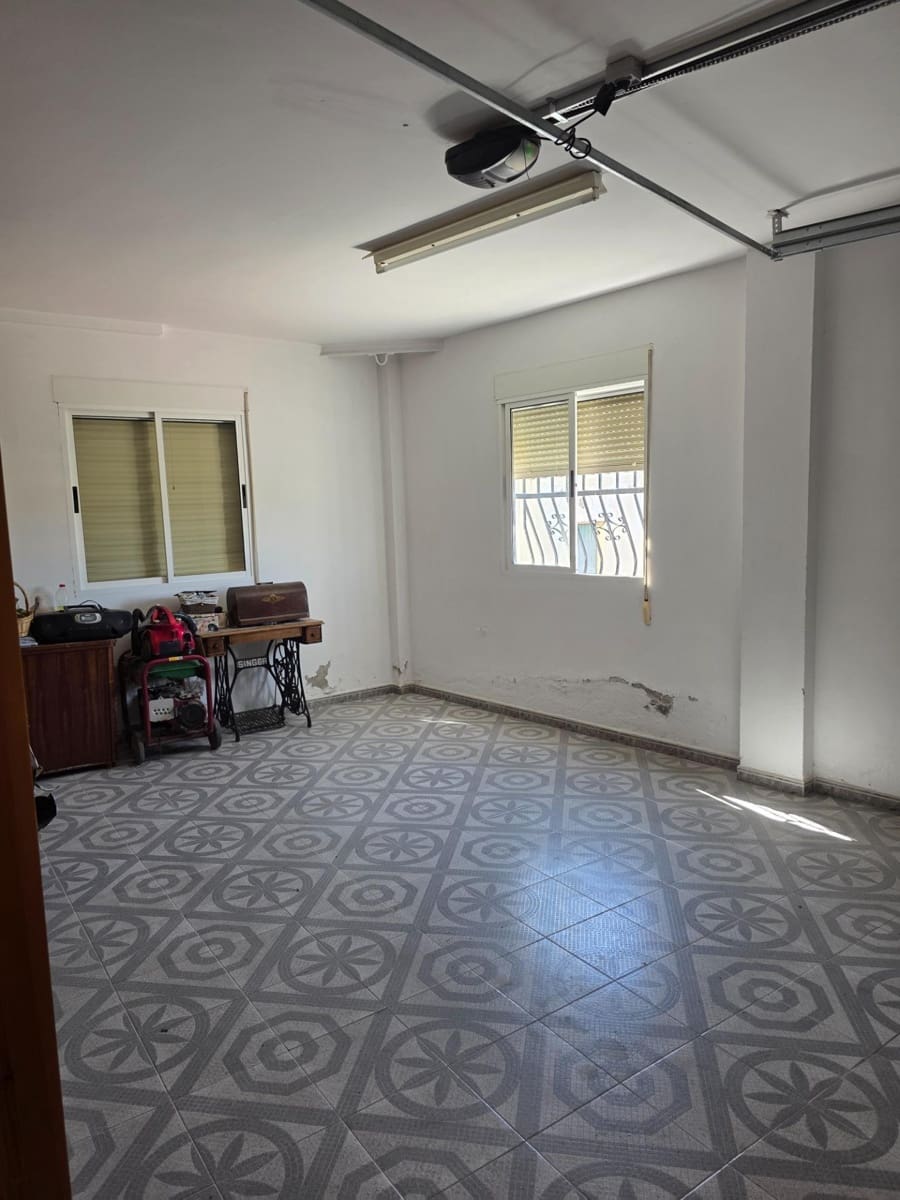 5 soveværelse Villa til salg i Cuevas del Almanzora med garage - € 188.000 (Ref: 9696291)