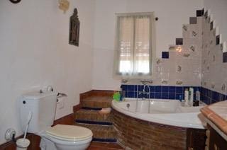 4 bedroom Finca/Country House for sale in Guadahortuna with pool garage - € 450,000 (Ref: 9696292)