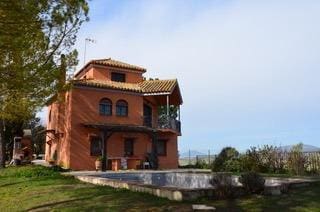 4 bedroom Finca/Country House for sale in Guadahortuna with pool garage - € 450,000 (Ref: 9696292)