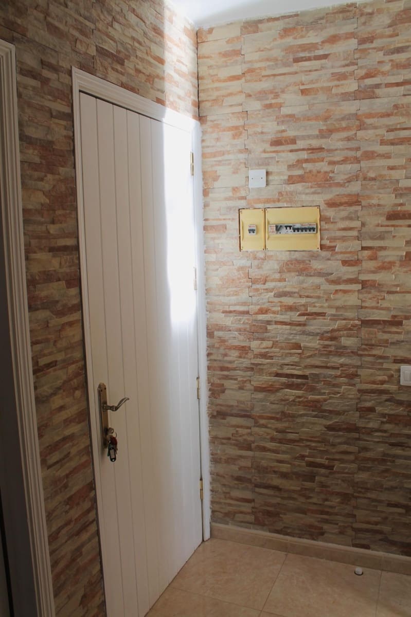 1 slaapkamer Flat te huur in San Bartolome de Tirajana met zwembad - € 1.000 (Ref: 9698942)
