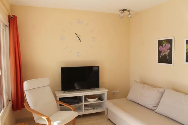 1 slaapkamer Flat te huur in San Bartolomé de Tirajana met zwembad - € 1.000 (Ref: 9698942)