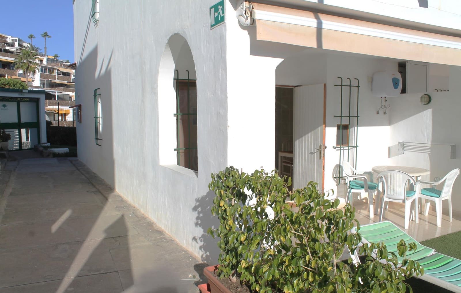 1 slaapkamer Flat te huur in San Bartolome de Tirajana met zwembad - € 1.000 (Ref: 9698942)