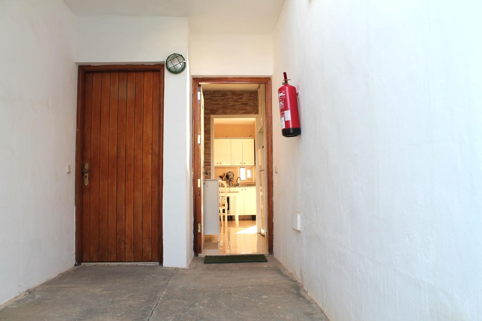 1 slaapkamer Flat te huur in San Bartolome de Tirajana met zwembad - € 1.000 (Ref: 9698942)