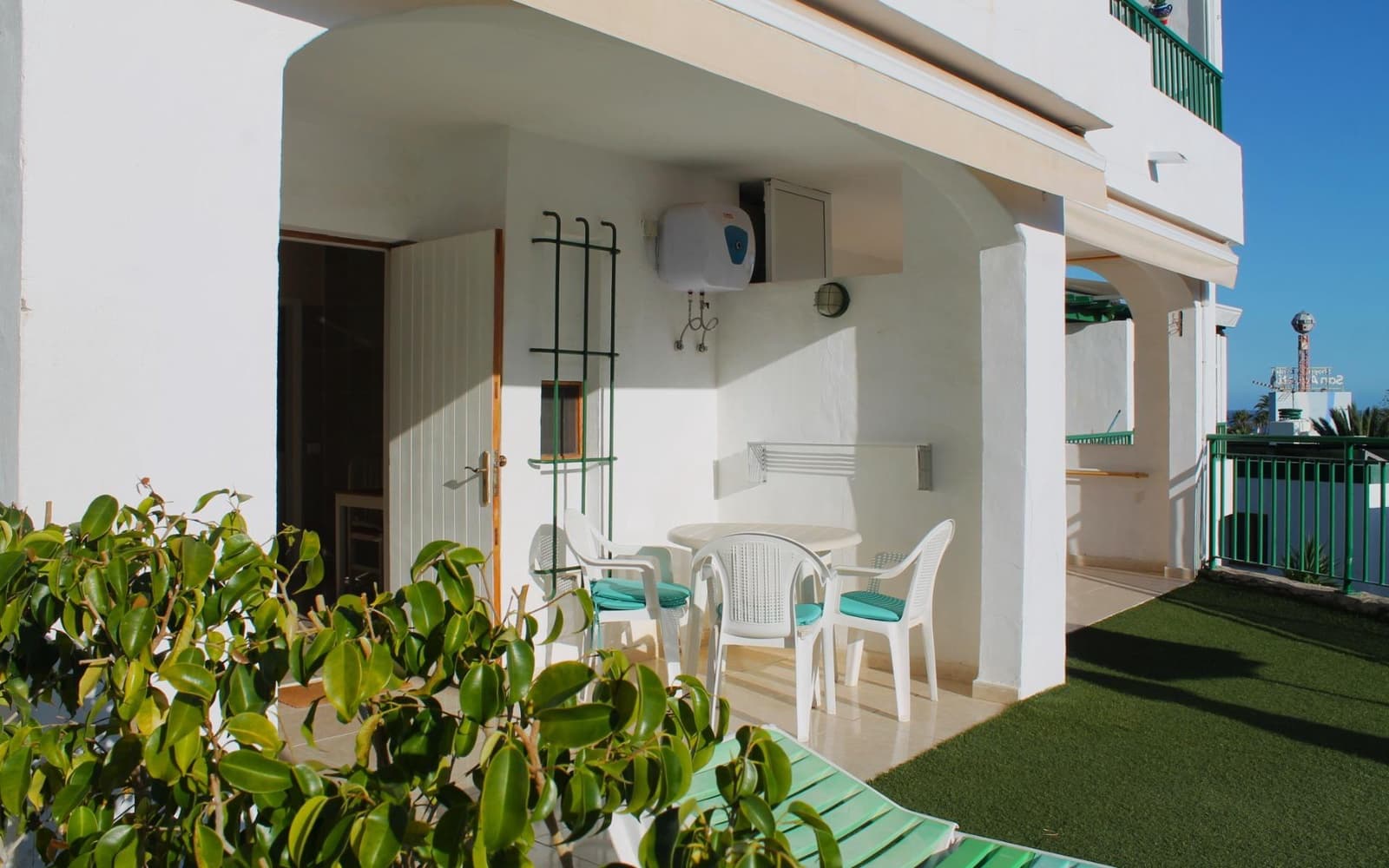 1 slaapkamer Flat te huur in San Bartolome de Tirajana met zwembad - € 1.000 (Ref: 9698942)