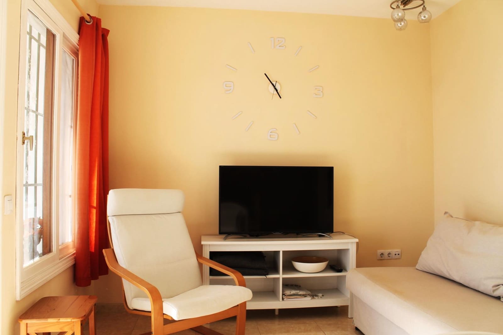 1 slaapkamer Flat te huur in San Bartolome de Tirajana met zwembad - € 1.000 (Ref: 9698942)