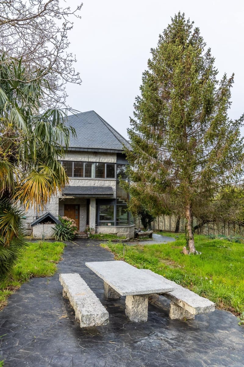 4 bedroom Villa for sale in Sada with garage - € 649,000 (Ref: 9715102)