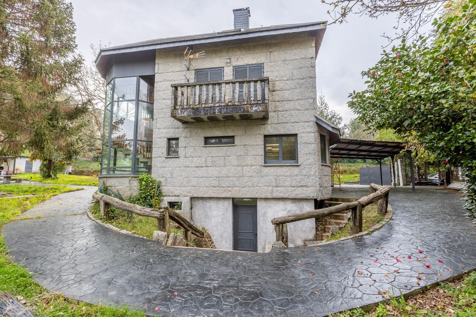 4 bedroom Villa for sale in Sada with garage - € 649,000 (Ref: 9715102)