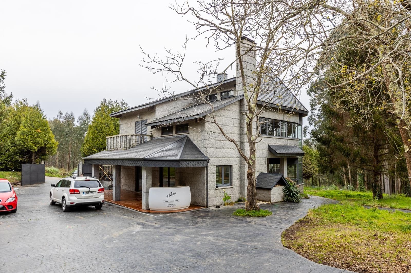 4 bedroom Villa for sale in Sada with garage - € 649,000 (Ref: 9715102)