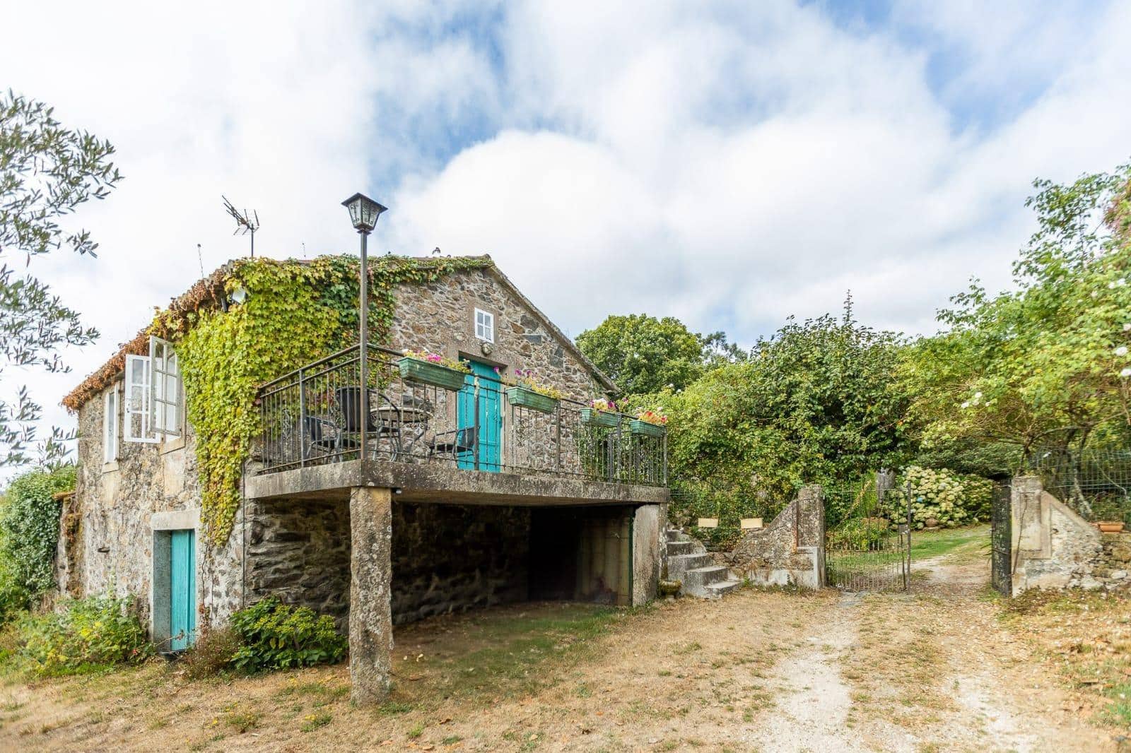 5 bedroom Villa for sale in Vedra with garage - € 1,000,000 (Ref: 9715103)