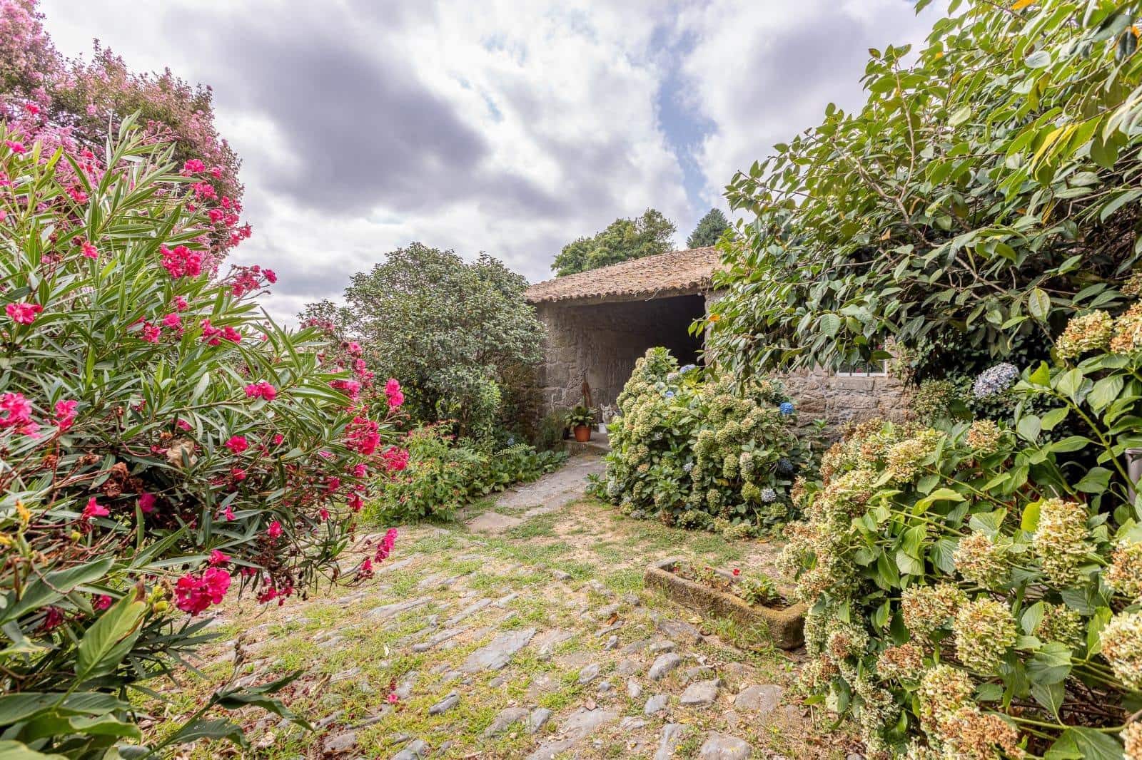 5 bedroom Villa for sale in Vedra with garage - € 1,000,000 (Ref: 9715103)