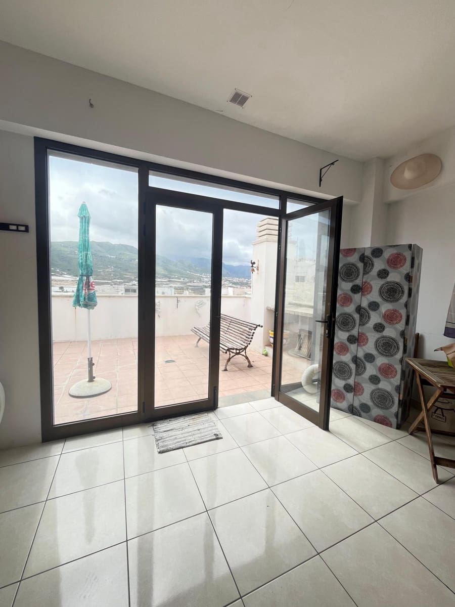 2 bedroom Penthouse for rent in Galdar - € 750 (Ref: 9715104)