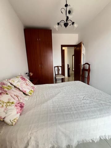 2 bedroom Penthouse for rent in Gáldar - € 750 (Ref: 9715104)